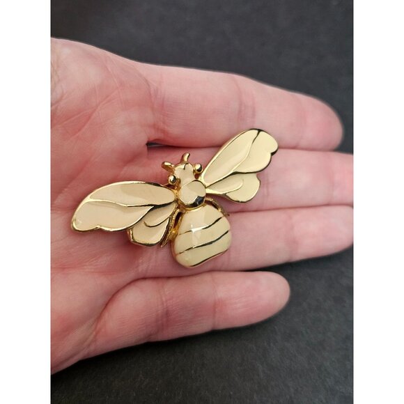 **Sale** Vintage gold tone cream bee brooch - Picture 2 of 11